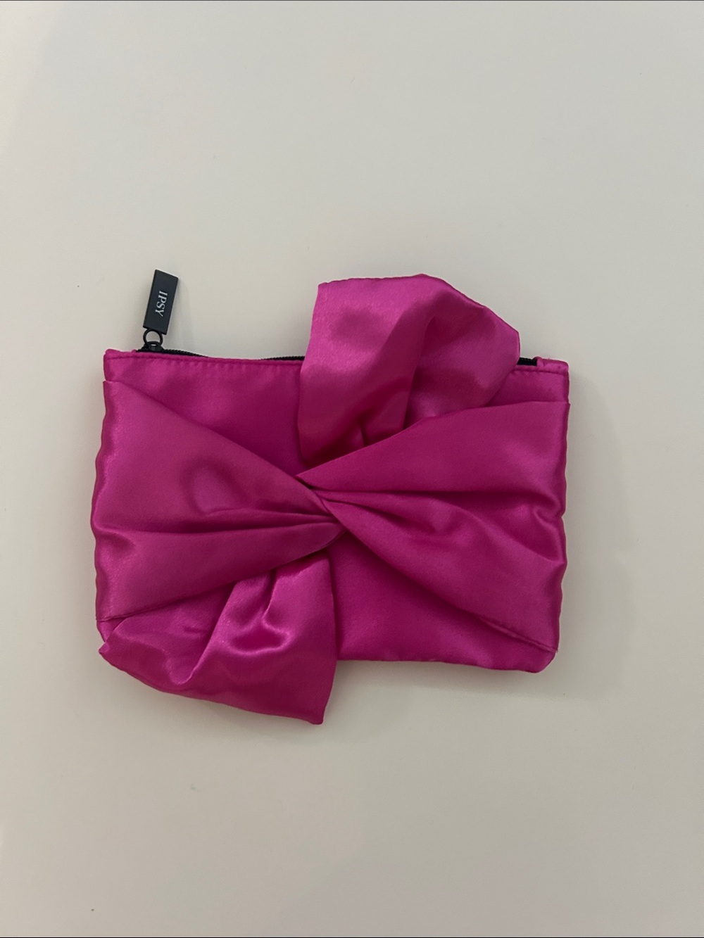 ipsy Hot Pink Satin Bow makeup bag - Picture 3 of 5